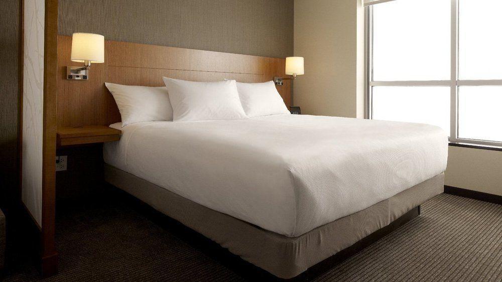 Comfort Suites Milwaukee West Exterior foto