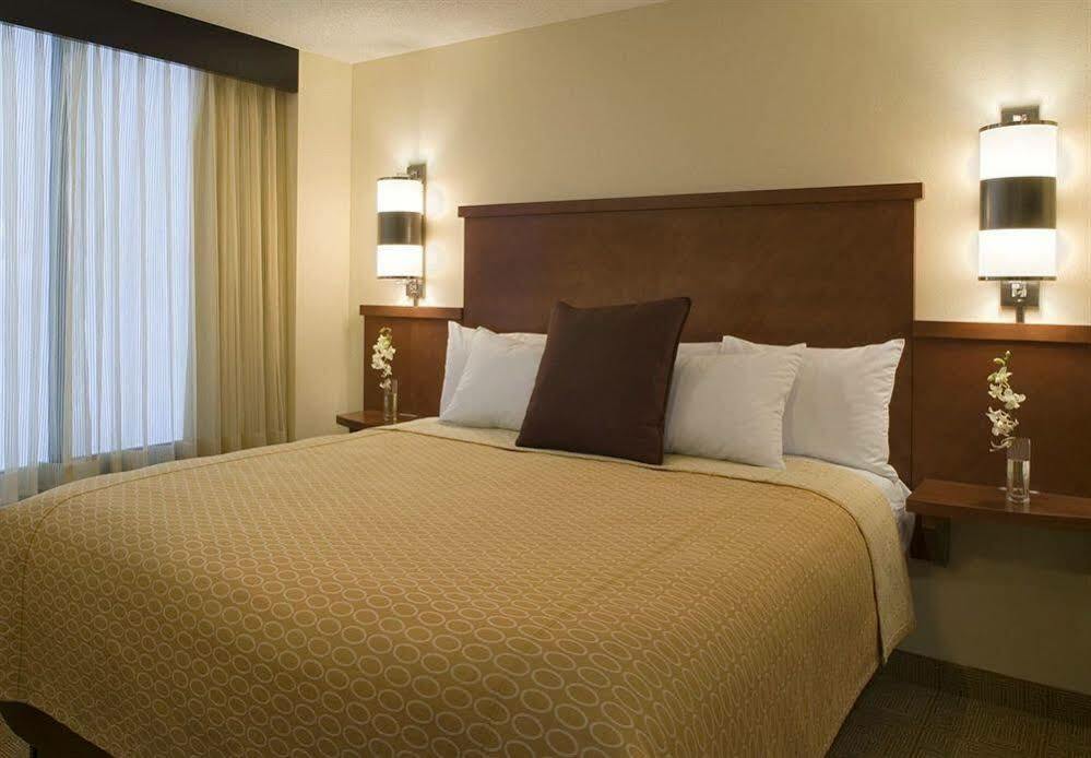 Comfort Suites Milwaukee West Exterior foto